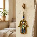 Colgante con soga - Mano fátima con borde dorado (24x7cm)_WEBP.webp
